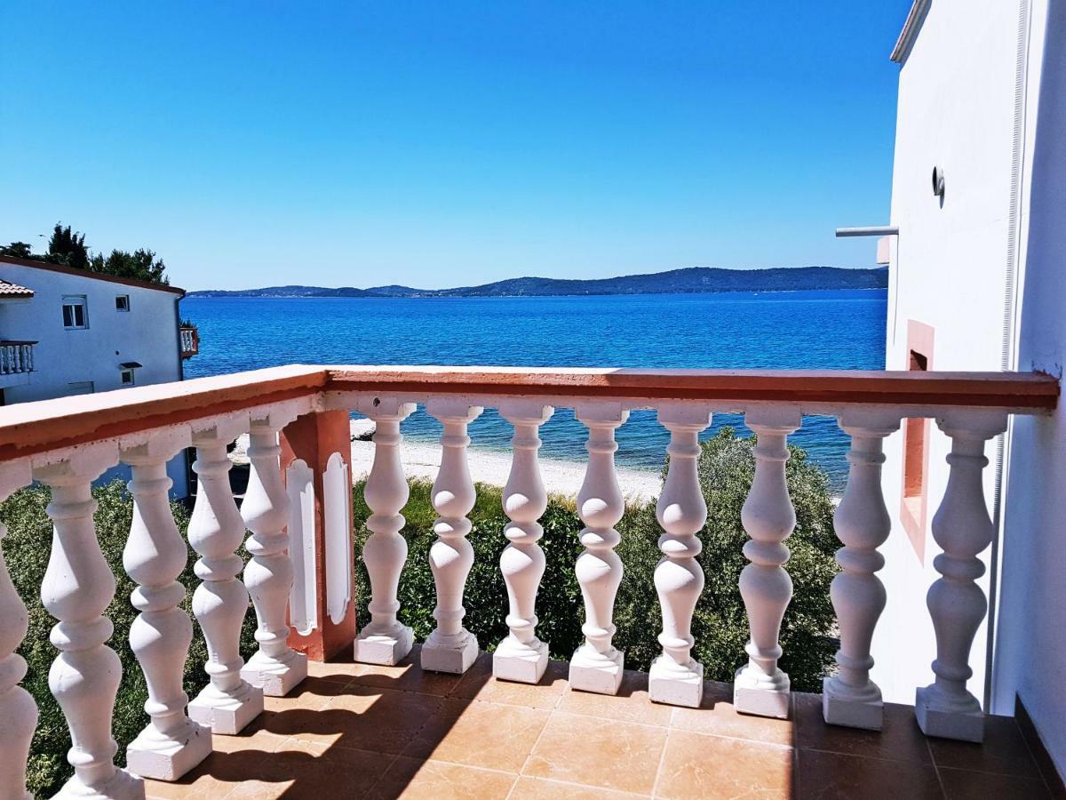 Ika Apartments Bibinje Bagian luar foto