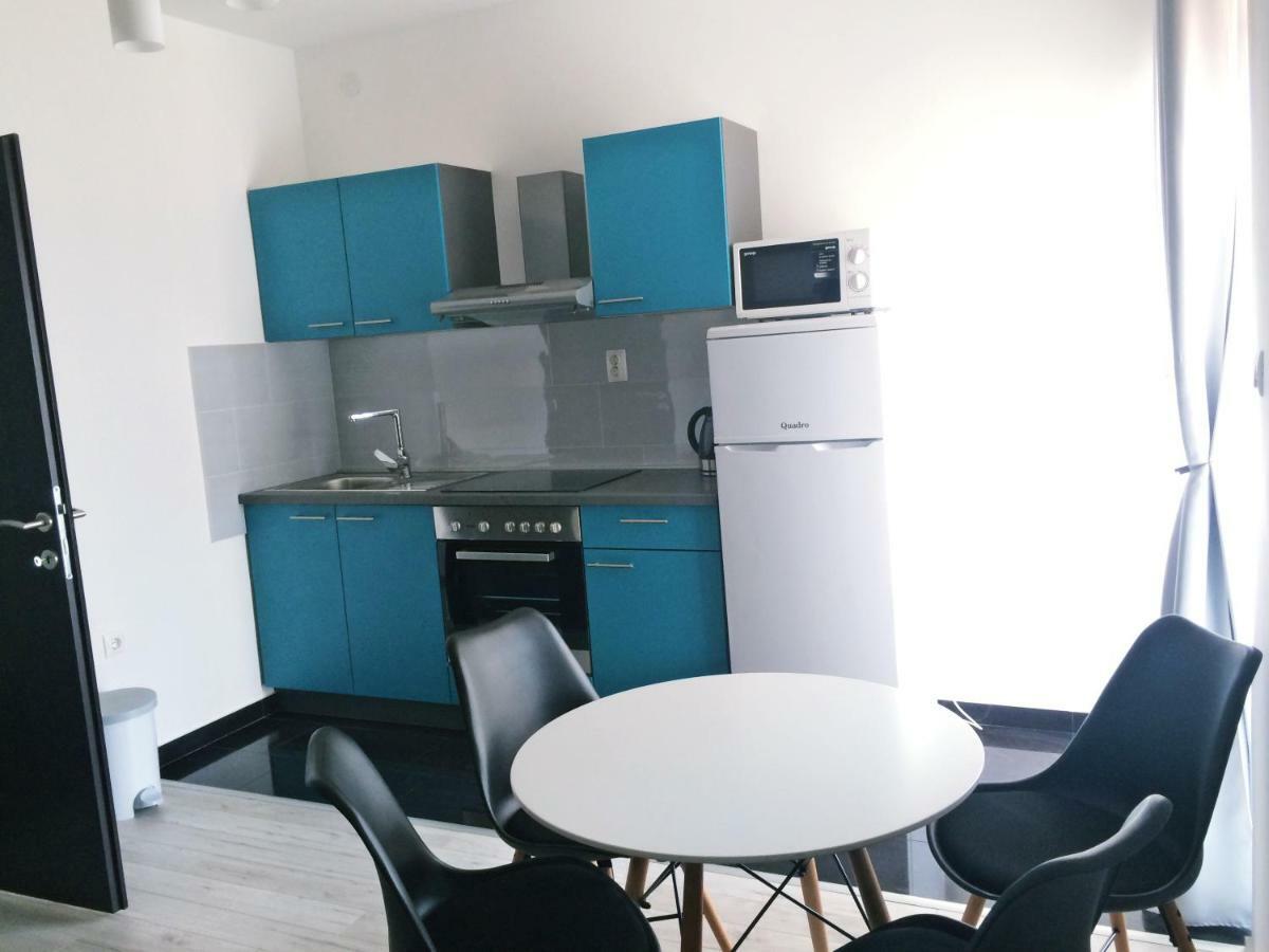 Ika Apartments Bibinje Bagian luar foto